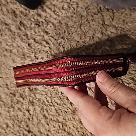 Coach Gallery Sig Metalic  Tote/Purse, Coach Madison Croc Embrossed Coach Wallet - Picture 10 of 12